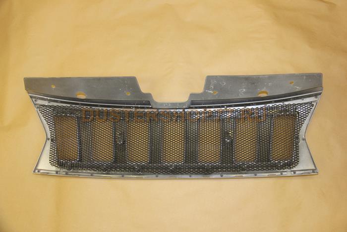 Решетка радиатора верхняя Cherokee (Серая Платина)