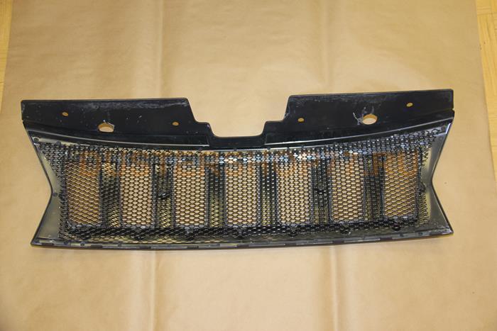 Решетка радиатора верхняя Cherokee с черными вставками (Синий Морской)