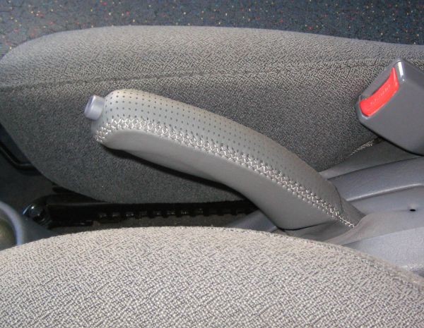Накладки на ручку МКПП и ручного тормоза Hyundai Accent МТ0-МТ2 кожаные, серые